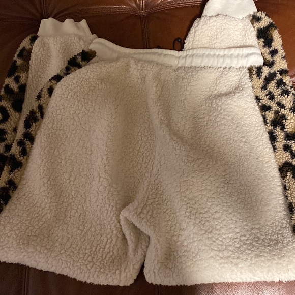 Size medium fashion nova teddy bear jogging suit - Picture 7 of 7